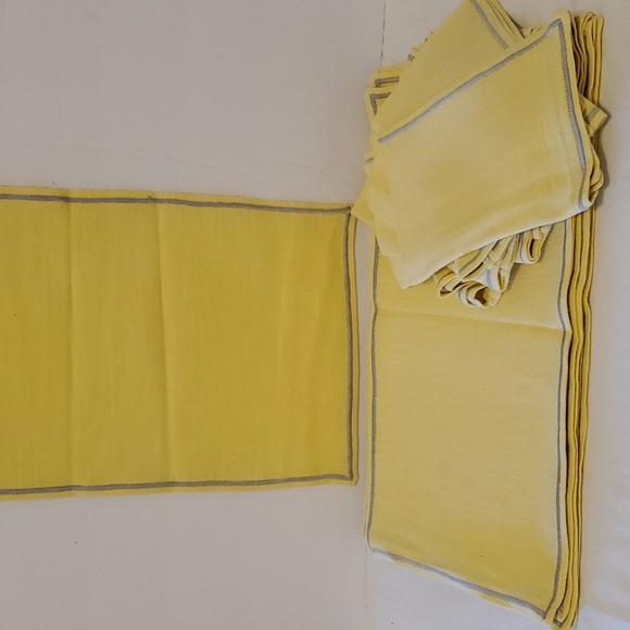 15 Piece Yellow & Gray Linen Placements Runner & Napkins - Picture 2 of 7